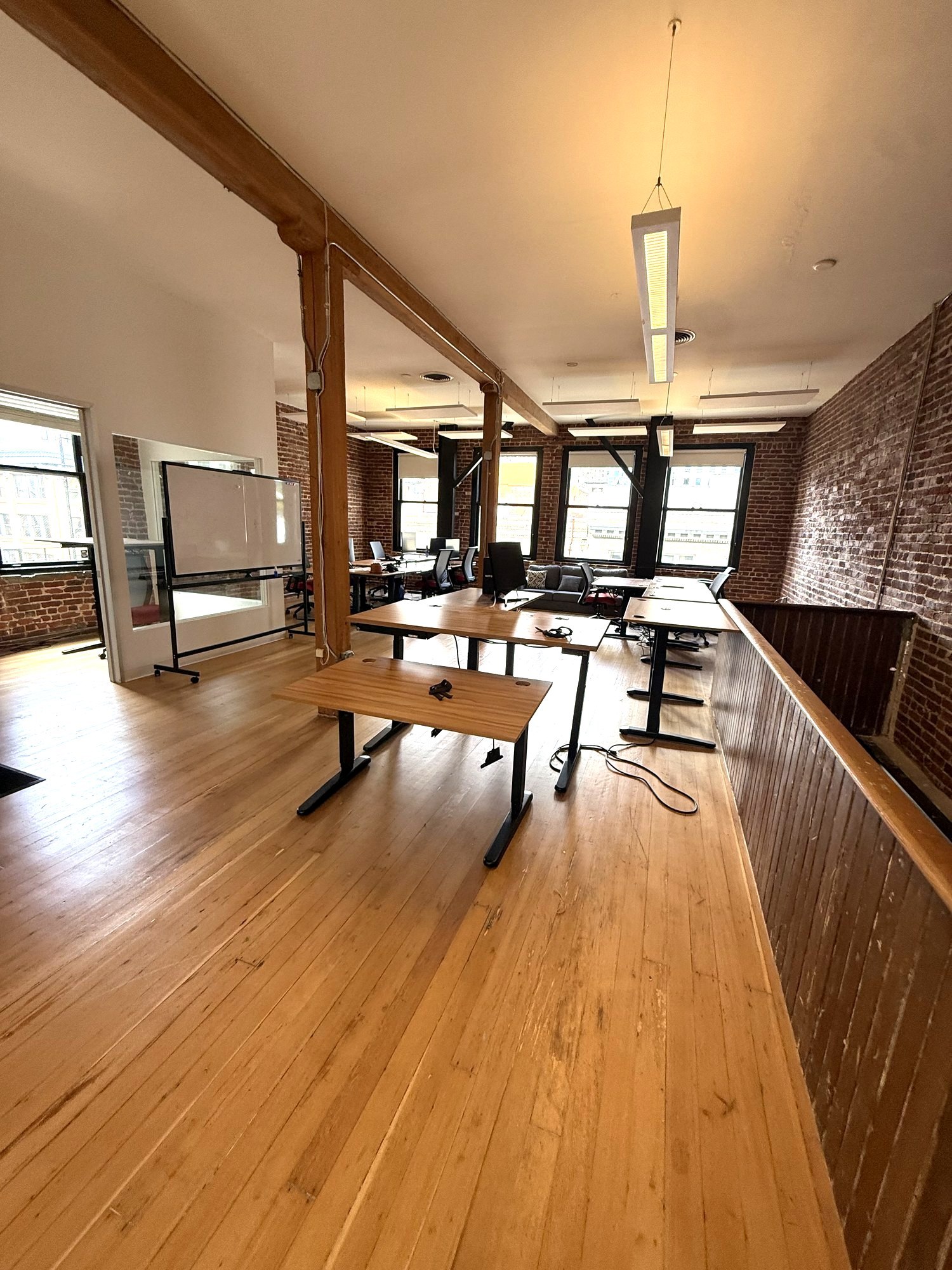 589 Howard St property view 1